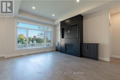 Lot 2 Briscoe Crescent, Strathroy-Caradoc, ON - Indoor With Fireplace