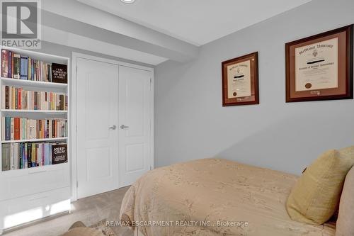 #34 -175 Fiddlers Green Rd, Hamilton, ON - Indoor Photo Showing Bedroom