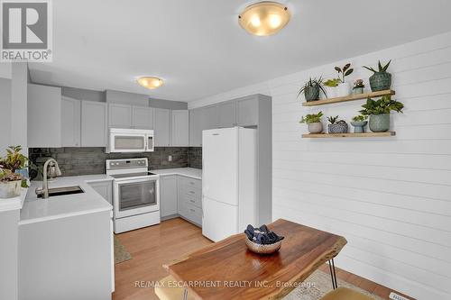 #34 -175 Fiddlers Green Rd, Hamilton, ON - Indoor Photo Showing Kitchen