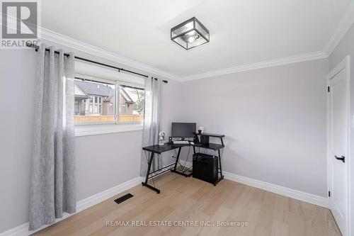 678 Mohawk Road, Hamilton, ON - Indoor Photo Showing Other Room