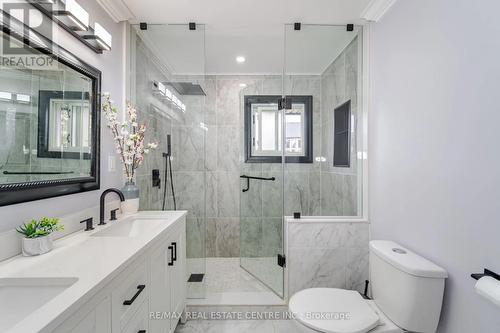 678 Mohawk Road, Hamilton, ON - Indoor Photo Showing Bathroom