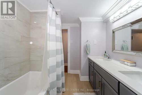 678 Mohawk Rd, Hamilton, ON - Indoor Photo Showing Bathroom