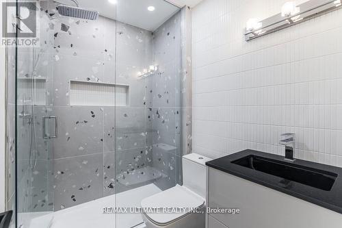 49 Maplegrove Avenue, Bradford West Gwillimbury, ON - Indoor Photo Showing Bathroom