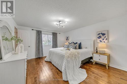 81 Greenbelt Crescent, Richmond Hill, ON - Indoor Photo Showing Bedroom