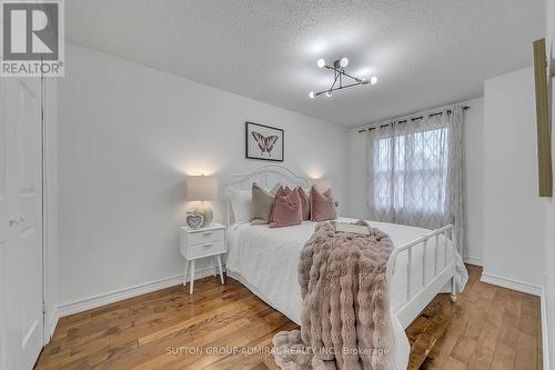 81 Greenbelt Cres, Richmond Hill, ON - Indoor Photo Showing Bedroom