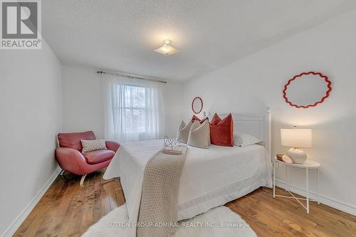 81 Greenbelt Cres, Richmond Hill, ON - Indoor Photo Showing Bedroom