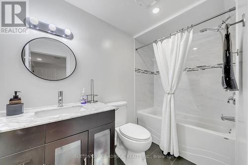 81 Greenbelt Crescent, Richmond Hill, ON - Indoor Photo Showing Bathroom