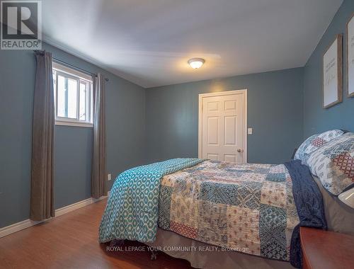 17 Blue Jay Blvd, Georgina, ON - Indoor Photo Showing Bedroom