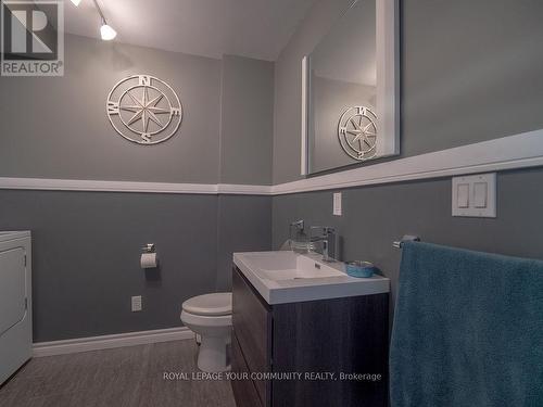 17 Blue Jay Blvd, Georgina, ON - Indoor Photo Showing Bathroom
