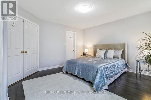 60 Country Lane, Barrie, ON - Indoor Photo Showing Bedroom