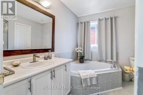 60 Country Lane, Barrie, ON - Indoor Photo Showing Bathroom