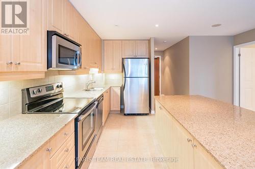 907 - 33 Ellen Street, Barrie, ON - Indoor Photo Showing Kitchen With Upgraded Kitchen