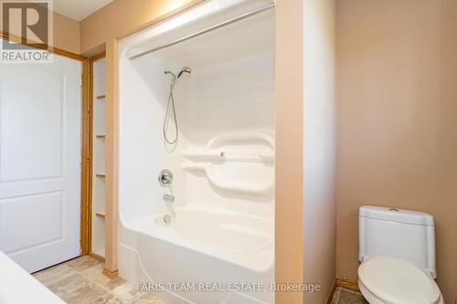794 Ontario St, Midland, ON - Indoor Photo Showing Bathroom