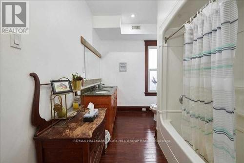 15 Frances Street N, Barrie, ON - Indoor Photo Showing Bathroom