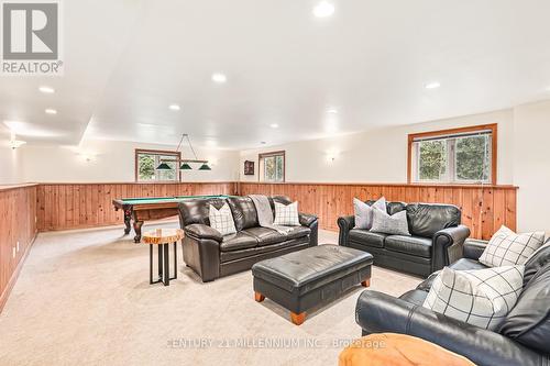 26 Trails End, Collingwood, ON - Indoor Photo Showing Living Room