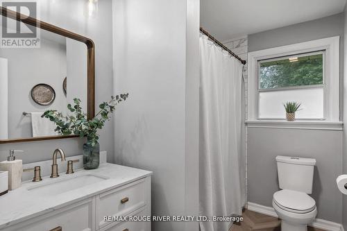 1101 Walnut Street W, Whitby, ON - Indoor Photo Showing Bathroom