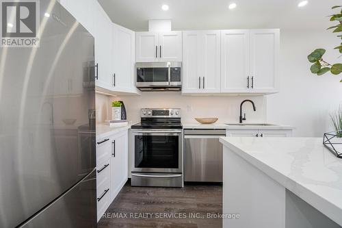 Ph 21 - 700 Humberwood Boulevard, Toronto, ON - Indoor Photo Showing Kitchen With Double Sink With Upgraded Kitchen