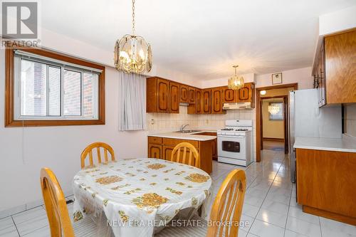 1359 Myron Dr, Mississauga, ON - Indoor Photo Showing Dining Room