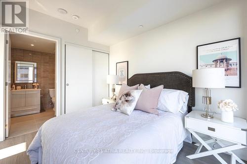 #4003 -8 Cumberland St, Toronto, ON - Indoor Photo Showing Bedroom