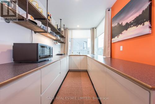 138 St Clarens Avenue, Toronto, ON - Indoor Photo Showing Kitchen