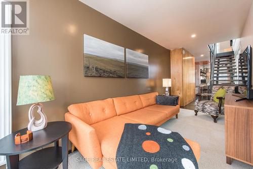 138 St Clarens Avenue, Toronto, ON - Indoor Photo Showing Living Room