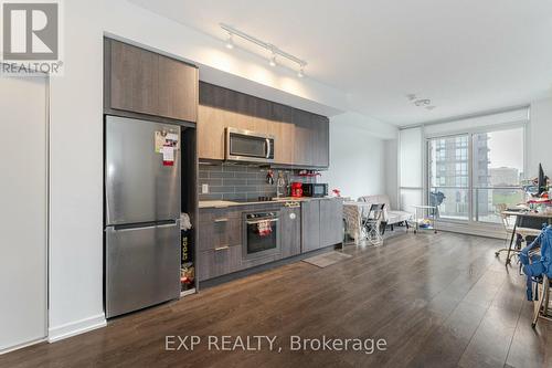 402 - 36 Forest Manor Road, Toronto, ON - Indoor Photo Showing Kitchen With Stainless Steel Kitchen