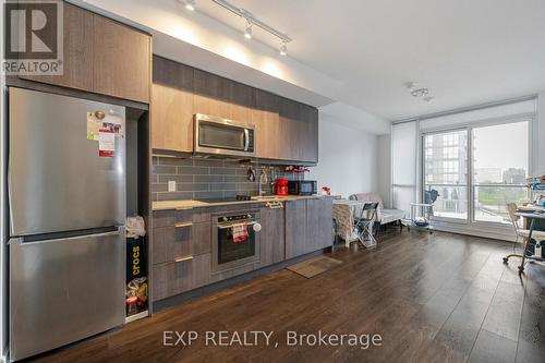 #402 -36 Forest Manor Rd, Toronto, ON - Indoor Photo Showing Kitchen With Stainless Steel Kitchen
