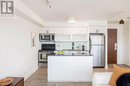 #1405 -80 Western Battery Rd, Toronto, ON - Indoor Photo Showing Kitchen