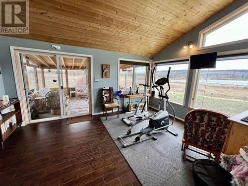 5028 Abel Lake Road, 100 Mile House, BC - Indoor Photo Showing Gym Room