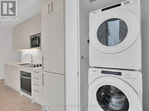 #605 -286 Main St, Toronto, ON - Indoor Photo Showing Laundry Room