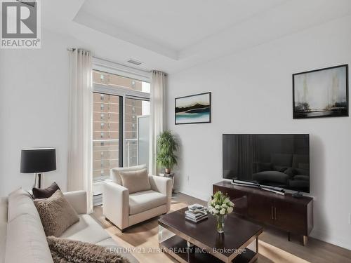 #605 -286 Main St, Toronto, ON - Indoor Photo Showing Living Room