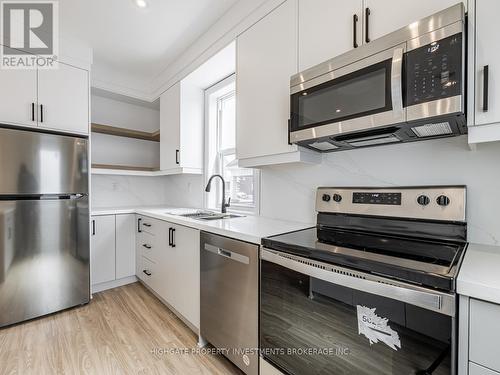 #Upper -343 Arthur St, Oshawa, ON - Indoor Photo Showing Kitchen With Stainless Steel Kitchen With Upgraded Kitchen