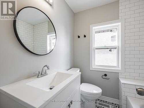 #Upper -343 Arthur St, Oshawa, ON - Indoor Photo Showing Bathroom