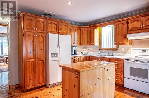 271 Three Island Pond Road, Paradise, NL - Indoor Photo Showing Kitchen With Double Sink