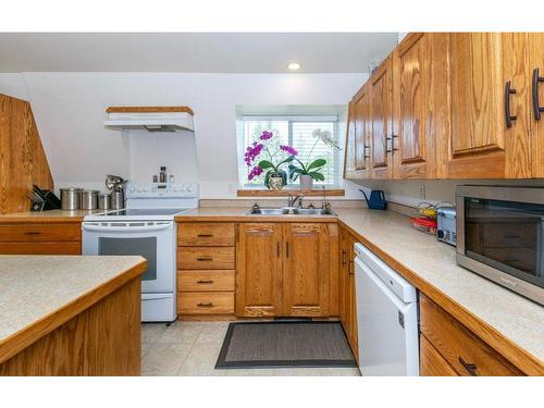 5800 97B Highway, Salmon Arm, BC - Indoor Photo Showing Kitchen With Double Sink