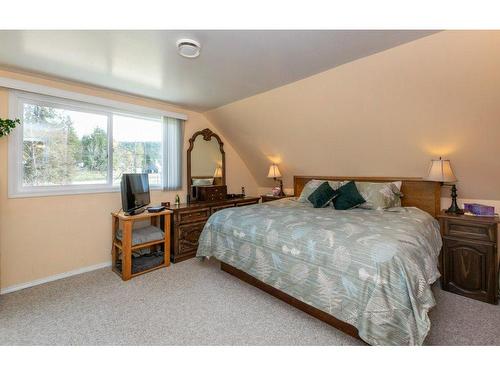 5800 97B Highway, Salmon Arm, BC - Indoor Photo Showing Bedroom
