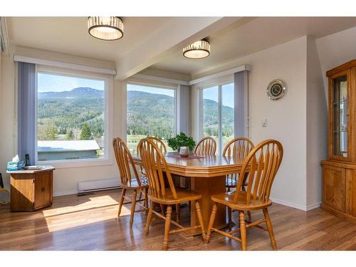 5800 97B Highway, Salmon Arm, BC - Indoor Photo Showing Dining Room