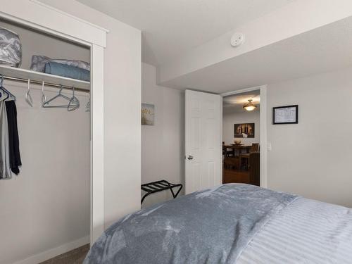 2401 Crestview Road, West Kelowna, BC - Indoor Photo Showing Bedroom