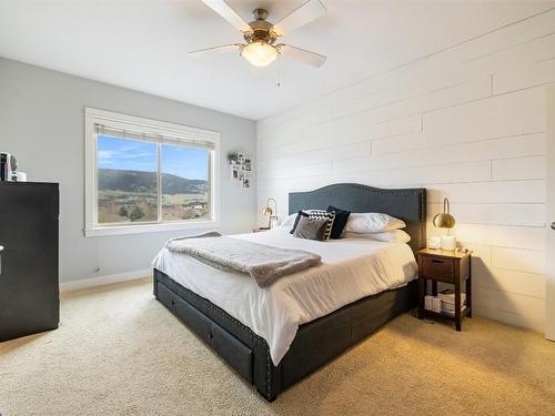 13044 Lake Hill Drive, Lake Country, BC - Indoor Photo Showing Bedroom