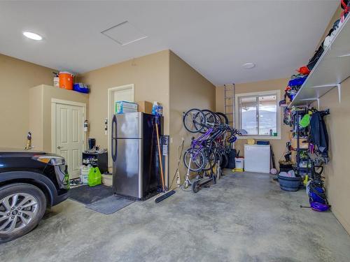 13044 Lake Hill Drive, Lake Country, BC - Indoor Photo Showing Garage