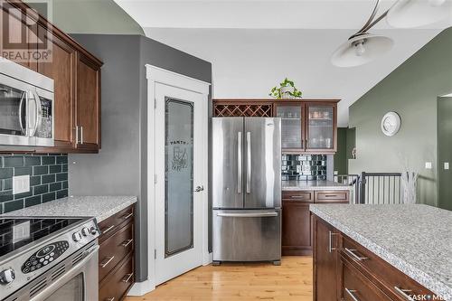 850 4Th Street S, Martensville, SK - Indoor Photo Showing Kitchen With Stainless Steel Kitchen