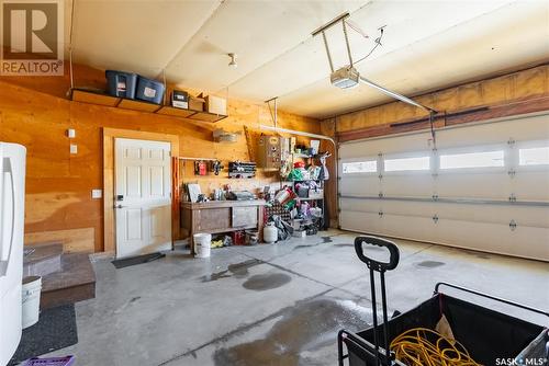 850 4Th Street S, Martensville, SK - Indoor Photo Showing Garage
