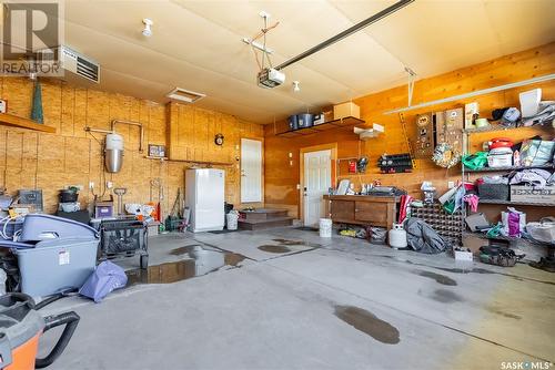 850 4Th Street S, Martensville, SK - Indoor Photo Showing Garage