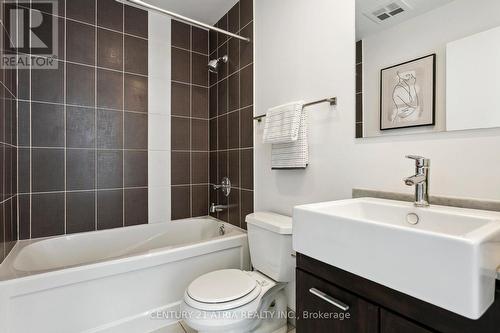 #1212 -770 Bay St, Toronto, ON - Indoor Photo Showing Bathroom