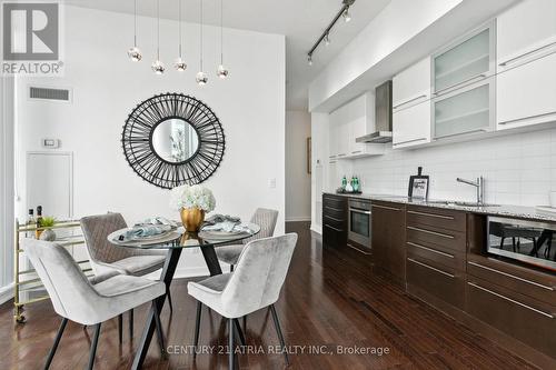 #1212 -770 Bay St, Toronto, ON - Indoor Photo Showing Dining Room