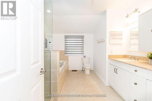 180 Columbus Rd W, Whitby, ON - Indoor Photo Showing Bathroom