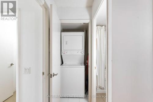 #1308 -25 Carlton St, Toronto, ON - Indoor Photo Showing Laundry Room