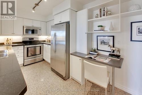 #1105 -388 Bloor St E, Toronto, ON - Indoor Photo Showing Kitchen With Double Sink