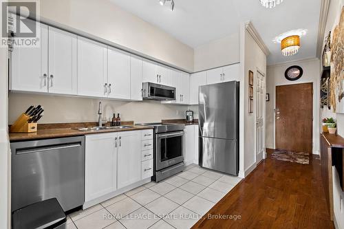 301 - 120 Lombard Street, Toronto, ON - Indoor Photo Showing Kitchen With Stainless Steel Kitchen With Double Sink