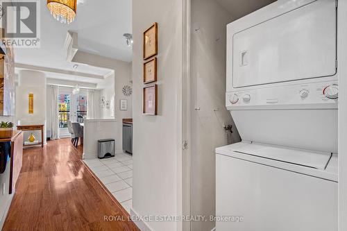 #301 -120 Lombard St, Toronto, ON - Indoor Photo Showing Laundry Room